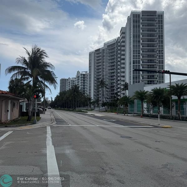 Building Photo - 2918 N Ocean Blvd