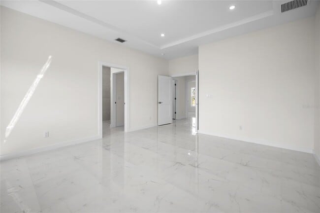 Building Photo - 13 Polar Ct