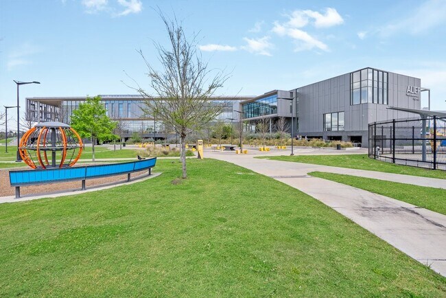 Building Photo - 8583 Wilcrest Dr