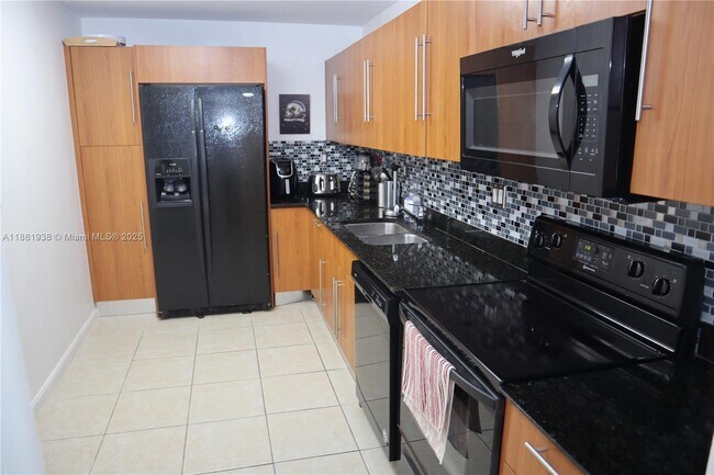 Building Photo - 3001 S Ocean Dr
