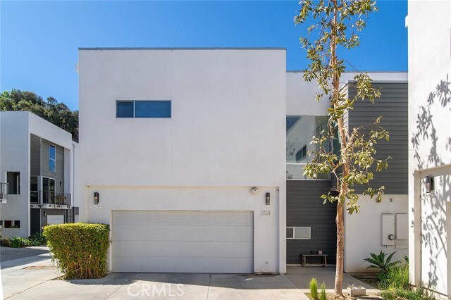 Building Photo - 2511 Via Artis