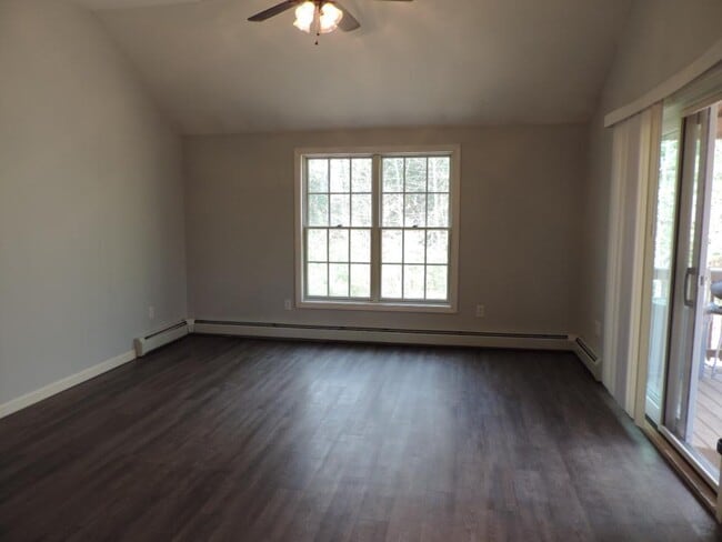 Building Photo - 93 Brentwood Rd