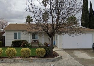 Building Photo - 5865 Idlewild Ave