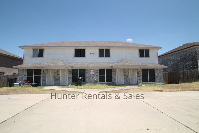 Primary Photo - Perfect Two Bedroom