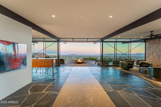 Building Photo - 4925 E Red Rock Dr