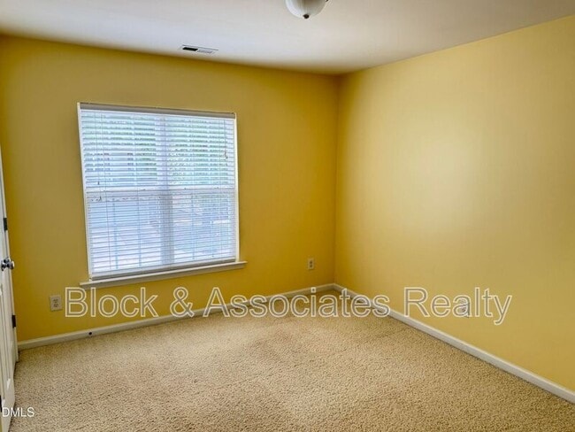 Building Photo - 1414 Crimson Creek Dr