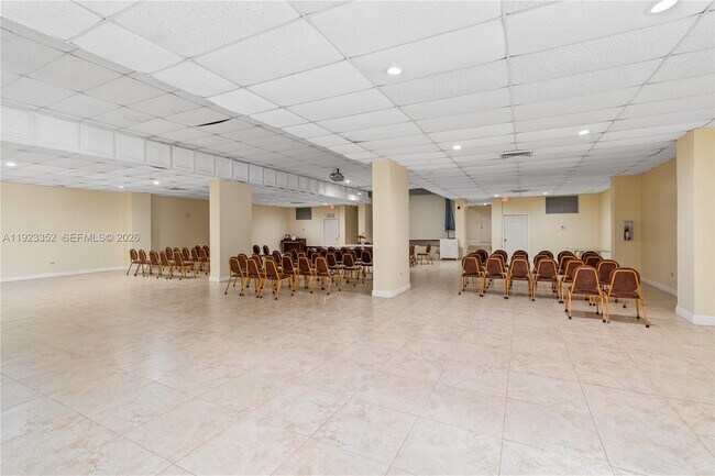 Building Photo - 7135 Collins Ave