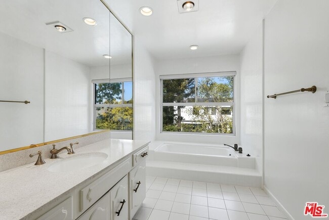 Building Photo - 15509 Aqua Verde Dr