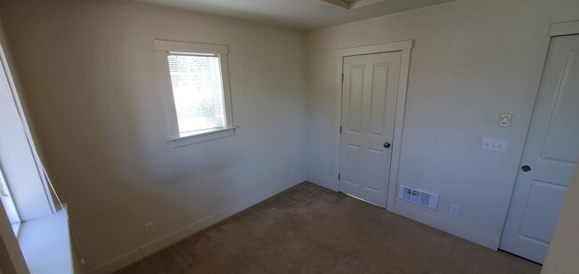 Building Photo - 1107 High St