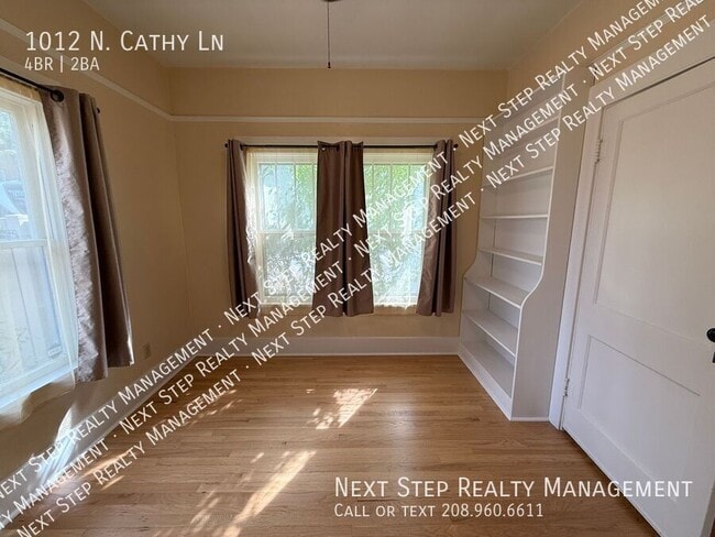 Building Photo - 1012 N Cathy Ln