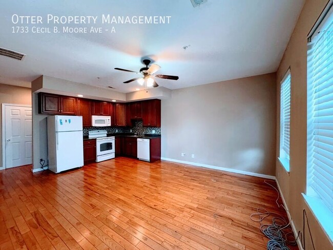 Building Photo - Spacious 3B/2.5BA with Modern Comforts – C...