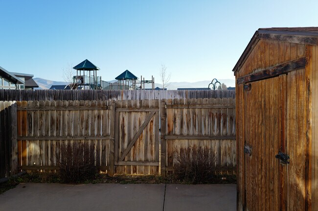 Building Photo - 800 Hamlet Cir S