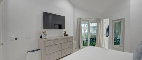 Building Photo - 6553 Via Regina