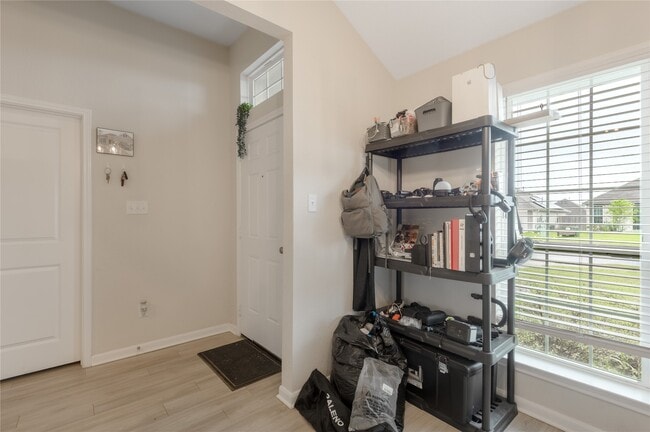 Building Photo - 106 Rudder Wy