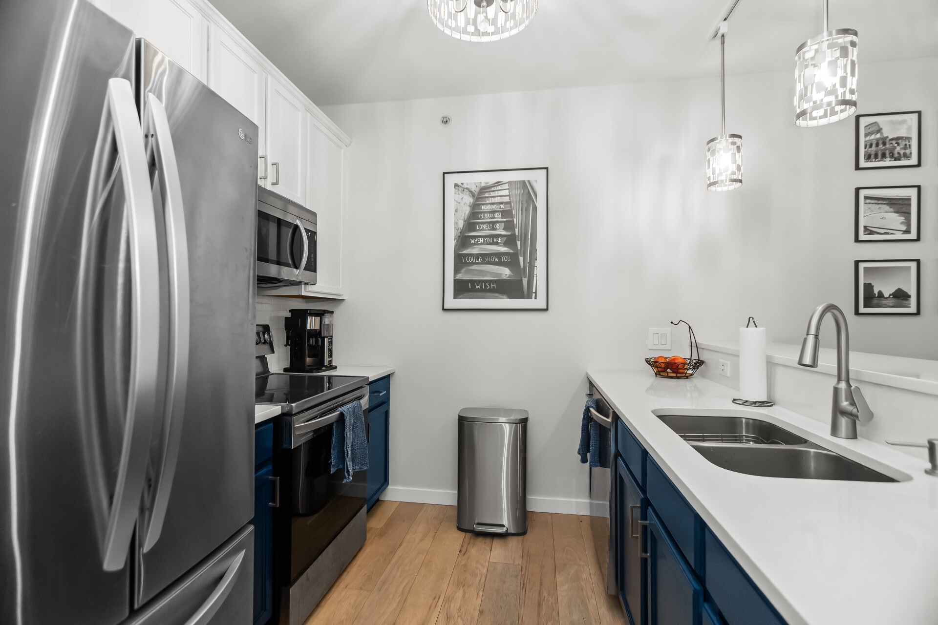 Building Photo - 100 E 14th St