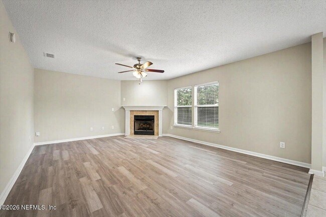 Building Photo - 133 Dragonfly Dr