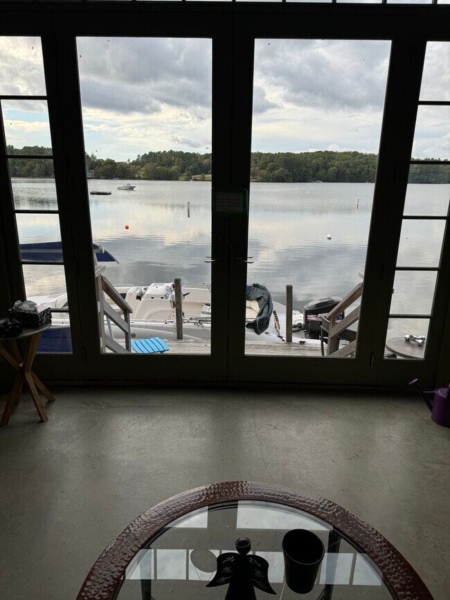 Building Photo - 3 Pond Rd