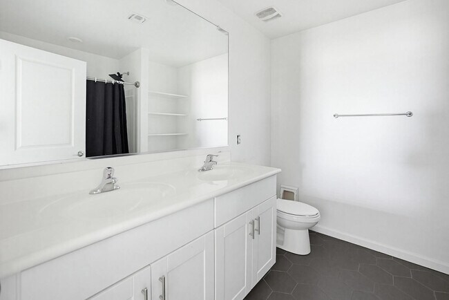 Building Photo - 6815 W Encinas Ln