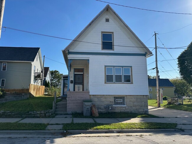 Building Photo - Meinecke Single Family Home