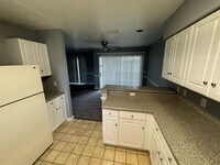 Building Photo - Beautiful Townhome  Water View