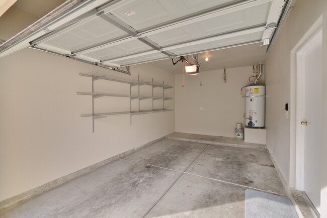 Building Photo - Upgraded Northwest 1 Bedroom Condo with At...