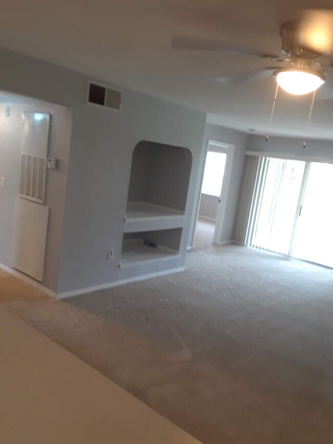 Building Photo - Fairway Island 534