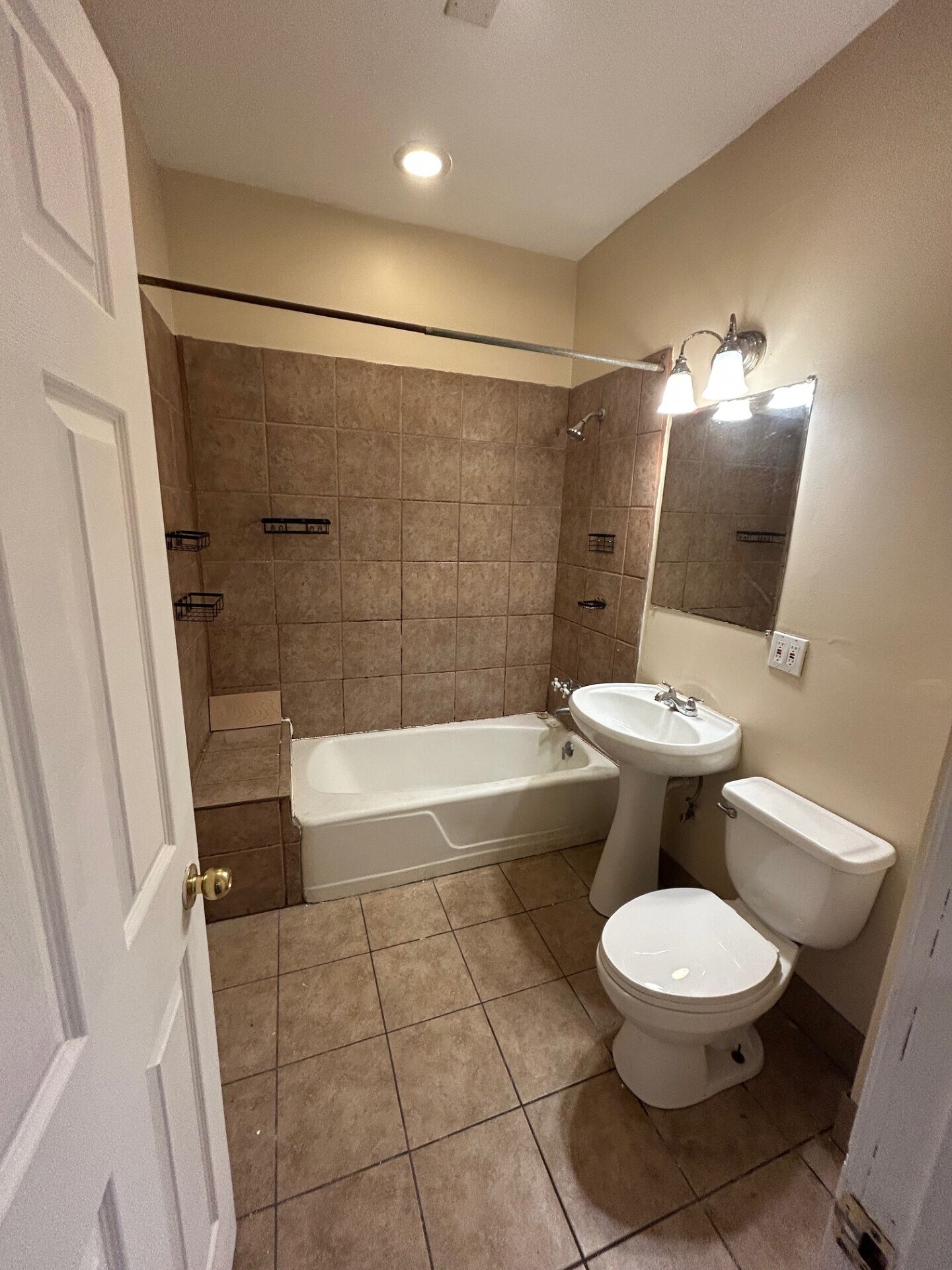 Building Photo - 3849 W School St