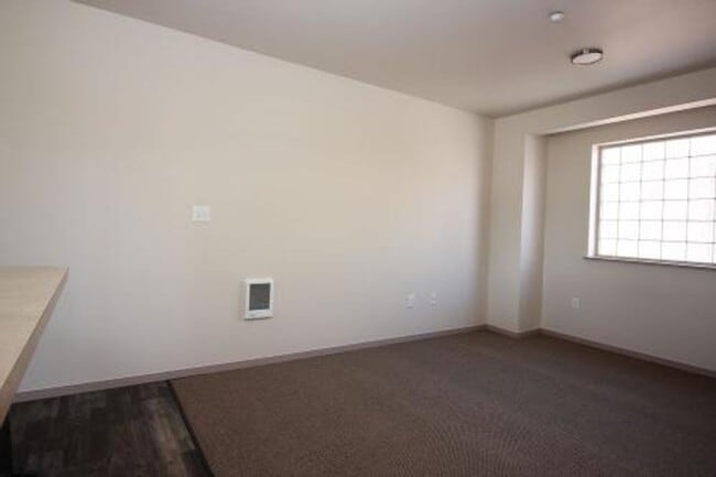Building Photo - rev139