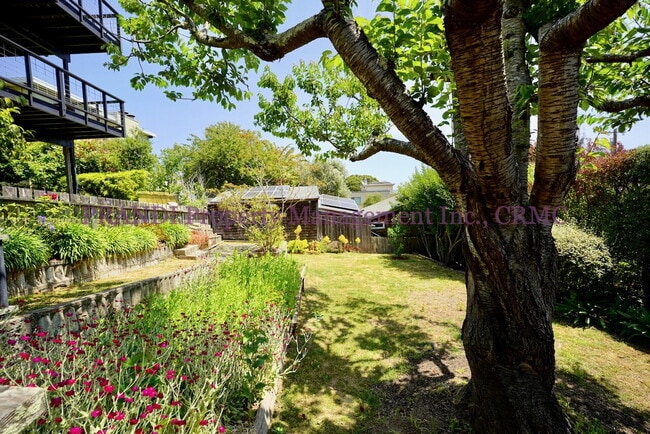 Building Photo - Charming 2-Bedroom Home with Bay Views in ...
