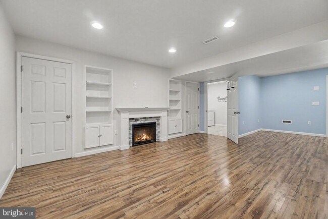 Building Photo - 335 Cindy Dr