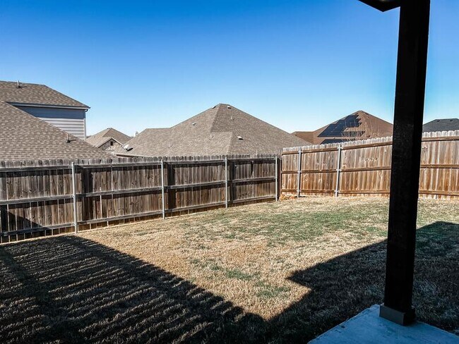 Building Photo - 3906 Ashton Dr