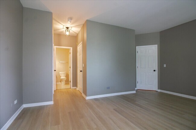 Building Photo - 1216 Tennyson Ln