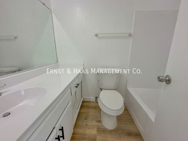 Building Photo - 1080 St Louis Ave