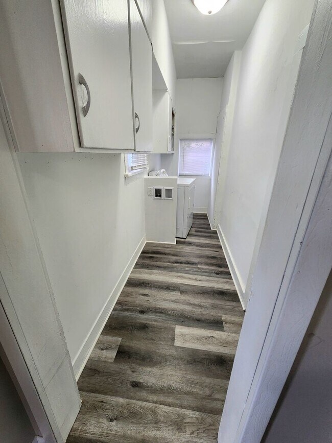 Building Photo - Birch St Duplex
