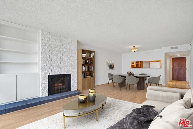 Primary Photo - 10966 Rochester Ave