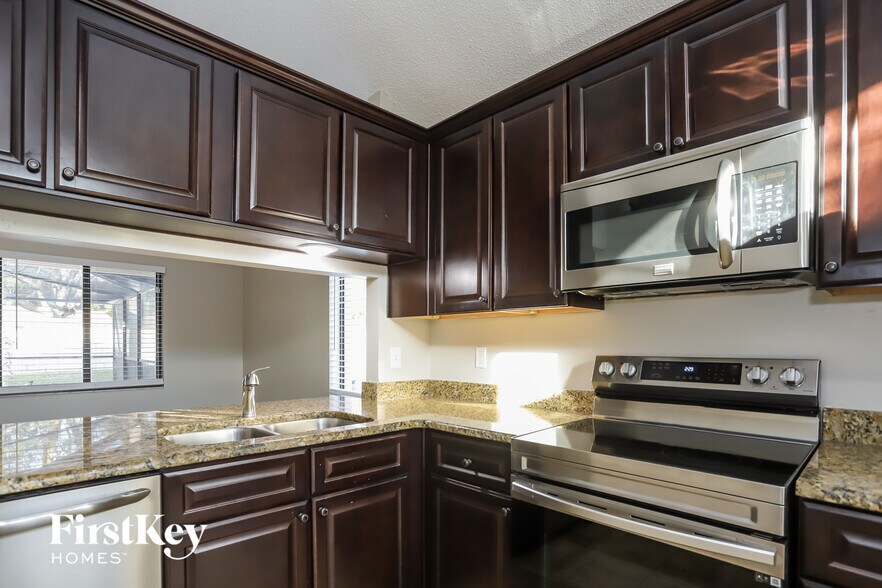 Building Photo - 1503 Chepacket St