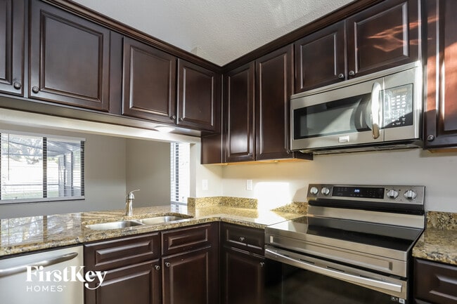 Building Photo - 1503 Chepacket St