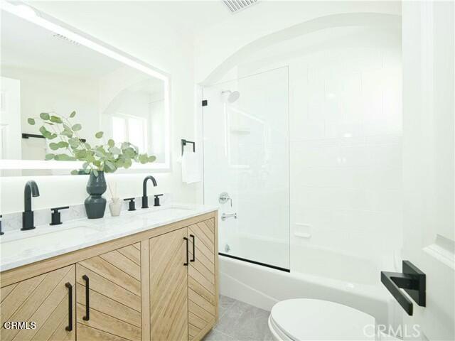 Building Photo - 7221 Fallbrook Ave