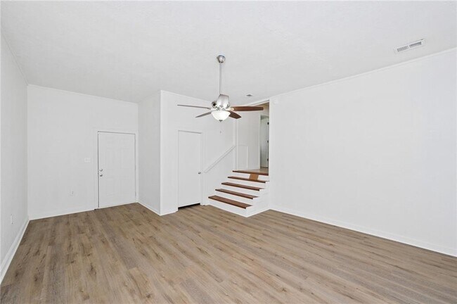 Building Photo - 522 Pine St