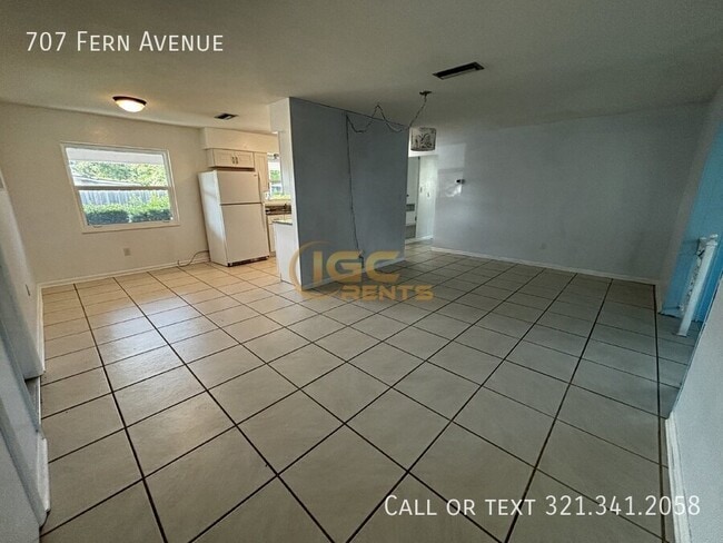 Building Photo - 707 Fern Ave