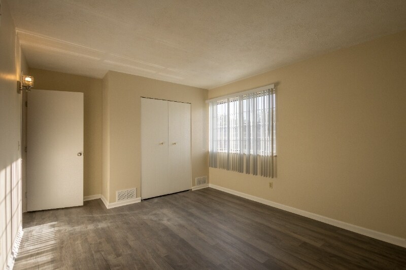 Building Photo - 221 Peppertree Ln