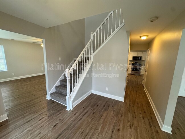 Building Photo - 2793 Oakvale Falls Dr