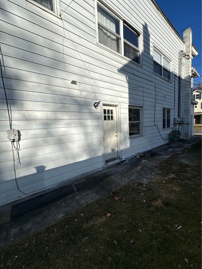 Building Photo - 1807 Luzerne St