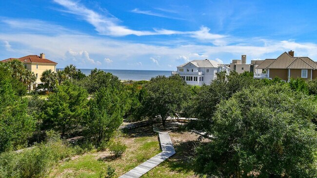 Building Photo - 205 Sea Island Dr