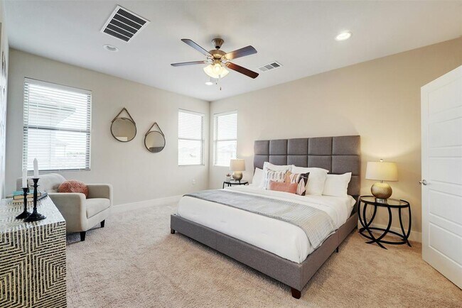 Building Photo - 1603 Arcilla St