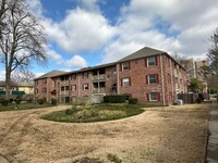 Building Photo - 1br/1ba condo with everything you need! Am...