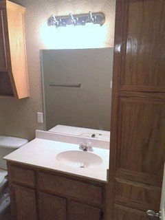 Building Photo - Spacious Duplex for Rent – Close to Clear ...