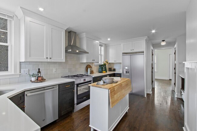 Building Photo - 7434 Woodrow Wilson St