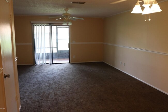 Building Photo - Two Story Townhome