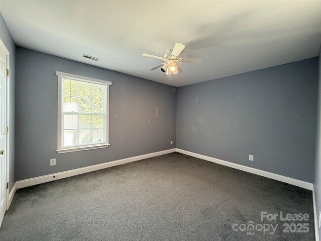 Building Photo - 126 Cloister Ln